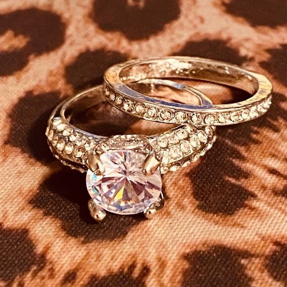 Silver Tone Crystal Ring Set  size: 8 - Picture 1 of 11
